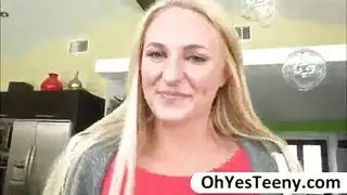 بايتون ديروود وعشيقها الجديد يفعلون ذلك في غرفة المعيشة ، في وقت متأخر من الليل. بايتون ديروود وعشيقها الجديد يفعلون ذلك في غرفة المعيشة ، في وقت متأخر من الليل.