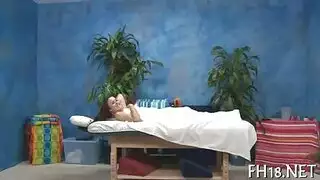 المدلك الممحون يدعك لي بزازي و كسي بيده الخشنة حتى اصل الى الرعشة الجنسية المدلك الممحون يدعك لي بزازي و كسي بيده الخشنة حتى اصل الى الرعشة الجنسية