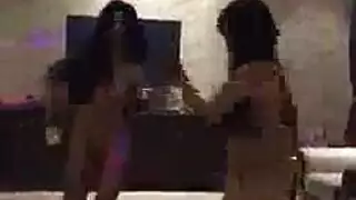 تم تقييد الفتيات المثيرات وتعذيبهن وإجبارهن على القذف ، مع وضع العديد من الأفكار السيئة في الاعتبار تم تقييد الفتيات المثيرات وتعذيبهن وإجبارهن على القذف ، مع وضع العديد من الأفكار السيئة في الاعتبار