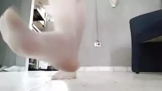 العادة العربية الحقيقية وتظهر القدمين في جوارب النايلون في وجهك! الاباحية الحجاب الإسلام يتدفق العادة العربية الحقيقية وتظهر القدمين في جوارب النايلون في وجهك! الاباحية الحجاب الإسلام يتدفق