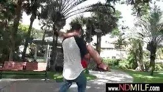 نيكي كابوني تمارس الجنس مع رجل أسود ، وتستمتع بينما تحصل على نائب الرئيس على صدرها نيكي كابوني تمارس الجنس مع رجل أسود ، وتستمتع بينما تحصل على نائب الرئيس على صدرها