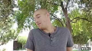 تم خداعها لممارسة الجنس بدون واقي ذكري وهي تشعر بالسائل المنوي في مهبلها