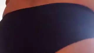 مثير سيسي في سروال ساتان سراويل أسود يثير مع قرص مضغوط وحمالة صدرية مثير سيسي في سروال ساتان سراويل أسود يثير مع قرص مضغوط وحمالة صدرية