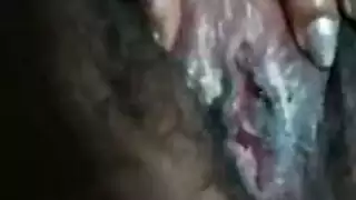 فتاة شقراء السمين ملقاة على السرير، في حين أن شريكها قرنية هو لعق بوسها الرطب فتاة شقراء السمين ملقاة على السرير، في حين أن شريكها قرنية هو لعق بوسها الرطب