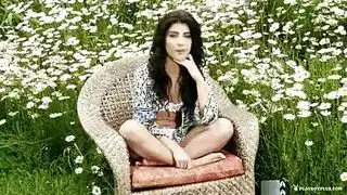 إيل هي فاتنة ذات شعر داكن مثيرة تحب أن تعرف مدى إعجاب عشيقها الجديد بها إيل هي فاتنة ذات شعر داكن مثيرة تحب أن تعرف مدى إعجاب عشيقها الجديد بها