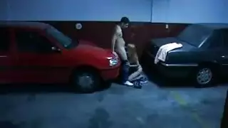 ينيكها في الباركينج و يعريها في الليل و هو في قمة الشهوة بعد سهرة سخونة ينيكها في الباركينج و يعريها في الليل و هو في قمة الشهوة بعد سهرة سخونة