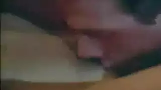 فتاة ريترو ساخنة ذات نظارات سوداء تمارس الجنس مع رجل أبيض من حيها فتاة ريترو ساخنة ذات نظارات سوداء تمارس الجنس مع رجل أبيض من حيها