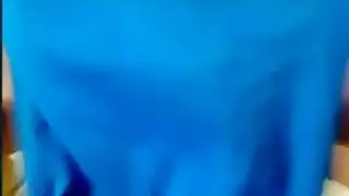 اثداءها كبيرة جدا و طبيعية و جد طرية و هي سمراء لاتينية و تحب الجنس اثداءها كبيرة جدا و طبيعية و جد طرية و هي سمراء لاتينية و تحب الجنس