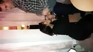 قرنية الآسيوية مص الديك قرنية الآسيوية مص الديك