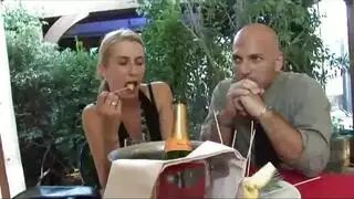 بعد الاستحمام الساخن ، أصبحت كيشا جراي وعشيقها الجديد كالحيوانات البرية طوال اليوم بعد الاستحمام الساخن ، أصبحت كيشا جراي وعشيقها الجديد كالحيوانات البرية طوال اليوم