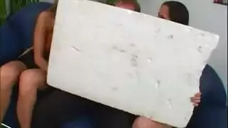 الفتيات القرنيات في غرفة النوم وتجفيف ملابسهن مع مجموعة الملابس الداخلية المثيرة الضخمة المدرجة الفتيات القرنيات في غرفة النوم وتجفيف ملابسهن مع مجموعة الملابس الداخلية المثيرة الضخمة المدرجة