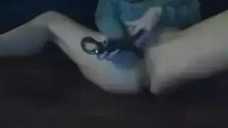 التقط في سن المراهقة المخنثين من الشارع في طريقها إلى المنزل، والاشتراك من قبل رجل شيشي. التقط في سن المراهقة المخنثين من الشارع في طريقها إلى المنزل، والاشتراك من قبل رجل شيشي.