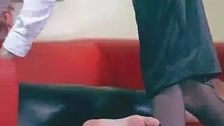 الفتيات يعانين من المجموعات الثلاثية المشبعة بالبخار مع أصدقائهن الجيدين ، في كل مرة يقررن ممارسة الجنس غير الرسمي. الفتيات يعانين من المجموعات الثلاثية المشبعة بالبخار مع أصدقائهن الجيدين ، في كل مرة يقررن ممارسة الجنس غير الرسمي.