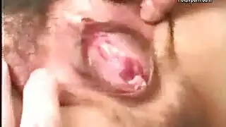 تلميذة قرنية يابانية مع نظارات تستمني مثل المحترف الحقيقي ، لأنها تستمتع بها حقًا. تلميذة قرنية يابانية مع نظارات تستمني مثل المحترف الحقيقي ، لأنها تستمتع بها حقًا.