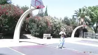 خشب الأبنوس وقحة يستخدم اثنين من اللعب الجنسية لحفر الحمار مع كرسي الجنس الزجاجي خشب الأبنوس وقحة يستخدم اثنين من اللعب الجنسية لحفر الحمار مع كرسي الجنس الزجاجي