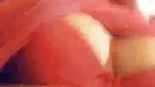 التدخين الساخنة، خشب الأبنوس سيدة تلعب مع الثدي طوال اليوم، في حين أن شريكها يجعل الفيديو