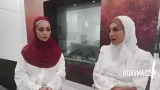 زوجات غيور في الحجاب تدور كيرا فوكس ، ساشا بيرل | الحجاب زوجات غيور في الحجاب تدور كيرا فوكس ، ساشا بيرل | الحجاب