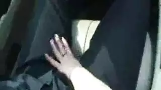 فتاة قرنية تلعب مع بوسها المشعر بعد أن خلعت ملابسها المطبوعة على شكل حيوان فتاة قرنية تلعب مع بوسها المشعر بعد أن خلعت ملابسها المطبوعة على شكل حيوان