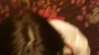 امرأة سمراء الساخنة ركوب ديك صديقها ببطء لأنها تريد أن تجعله نائب الرئيس