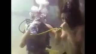 سمراء عارية هي الحصول على تدليك حسي يتضمن أيضا سخيف مرضي من حبيبها. سمراء عارية هي الحصول على تدليك حسي يتضمن أيضا سخيف مرضي من حبيبها.