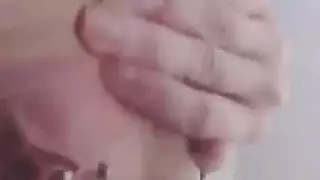 تتناوب الفتيات المشاغبات على مص عصا لحم صخرة صلبة وقحة في سن المراهقة تتناوب الفتيات المشاغبات على مص عصا لحم صخرة صلبة وقحة في سن المراهقة