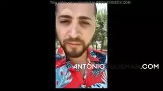 انطوينو ينيك عائلة من اصول ايرانية و يدخله بخرق البنت و يعطي امها تلحس له زبره