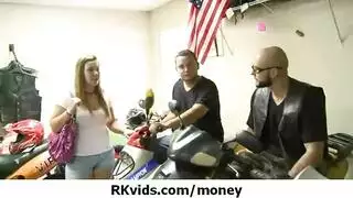 تريد ممارسة الجنس معي، لكن يجب أن أدفع ثمن ذلك أولاً، ثم ستفعل أي شيء أقوله لك تريد ممارسة الجنس معي، لكن يجب أن أدفع ثمن ذلك أولاً، ثم ستفعل أي شيء أقوله لك