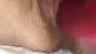 مثيرة سطرة مع النظارات تأخذ الديك لها رجل كبير في أعماق البكر الرطب.