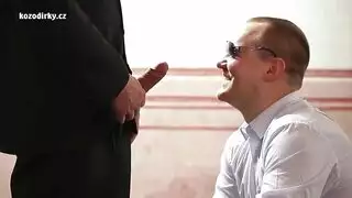 الفتيات التشيك لديهن الثلاثي في فترة ما بعد الظهر في منزل فندق صغير الفتيات التشيك لديهن الثلاثي في فترة ما بعد الظهر في منزل فندق صغير