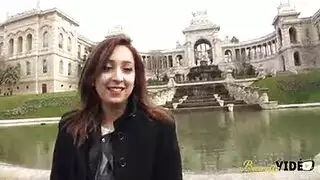 سونيا تحب الجنس ولا تمانع في الذهاب مع الشاب إلى منزله وممارسة الجنس معه حتى يقذف في فمها سونيا تحب الجنس ولا تمانع في الذهاب مع الشاب إلى منزله وممارسة الجنس معه حتى يقذف في فمها