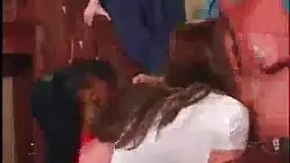 الفتيات القذرات في نادي نسائي على استعداد لممارسة الحب مع بعضهن البعض وأثناء وجودهن في النادي الفتيات القذرات في نادي نسائي على استعداد لممارسة الحب مع بعضهن البعض وأثناء وجودهن في النادي