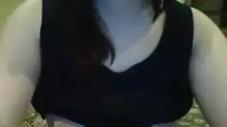 حار امرأة سمراء فاتنة هي مشوية راكبها وفرك مؤخرتها الجميلة أثناء إعطائه المص. حار امرأة سمراء فاتنة هي مشوية راكبها وفرك مؤخرتها الجميلة أثناء إعطائه المص.