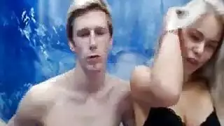 يتأخر زوجان عاطفيان عن العمل كثيرًا وفي مزاج لممارسة الجنس الجماعي يتأخر زوجان عاطفيان عن العمل كثيرًا وفي مزاج لممارسة الجنس الجماعي