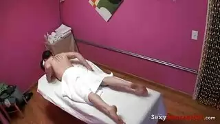 مثير الشرقية مدلكة نشر لها اللباس الداخلي في المكتب مثير الشرقية مدلكة نشر لها اللباس الداخلي في المكتب