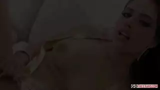 الأحمق لها يجعلك تحبها الأحمق لها يجعلك تحبها