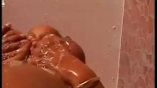 سكس نيك قوي في الحمام مع ممحونة سمراء بزاز ضخمة مدلدلة على صدرها سكس نيك قوي في الحمام مع ممحونة سمراء بزاز ضخمة مدلدلة على صدرها