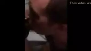 يمارس الولد الأسود والسمراء الجنس مع صديق ، بينما كلاهما تحت الطاولة يمارس الولد الأسود والسمراء الجنس مع صديق ، بينما كلاهما تحت الطاولة