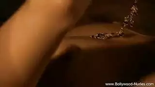 سكس بوليود حصري و نجمة هندية عارية على ظهرها و حلمات بزازها واقفة سكس بوليود حصري و نجمة هندية عارية على ظهرها و حلمات بزازها واقفة