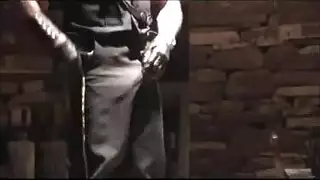 الرجل أصلع هو سخيف جانيس غريفيث، في حين أن صديقها يجعل مقطع فيديو منه. الرجل أصلع هو سخيف جانيس غريفيث، في حين أن صديقها يجعل مقطع فيديو منه.