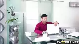 أبو عضلات النياك يحكك زبه في مشافر كس شقراء هيجانة بعد ان تمصه بحرارة أبو عضلات النياك يحكك زبه في مشافر كس شقراء هيجانة بعد ان تمصه بحرارة