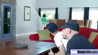 شاب ممحون يستمني على منظر زوجة ابيه و هي عريانة و تساعده في الاخر على التنزيل شاب ممحون يستمني على منظر زوجة ابيه و هي عريانة و تساعده في الاخر على التنزيل