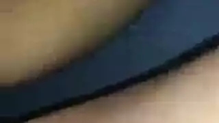 اثنان من الرقيق الجنس في حالة سكر استغل من قبل مجموعة من الديوك الصلبة