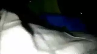 السمراوات المذهلة تقاسم ديك صخرة صعبة مع بعضها البعض، في حين أن سبائكهم خارج الذخيرة السمراوات المذهلة تقاسم ديك صخرة صعبة مع بعضها البعض، في حين أن سبائكهم خارج الذخيرة