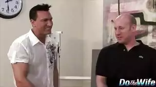 الزوج يعطيني ، ويمص ويضربني بلسانه الزوج يعطيني ، ويمص ويضربني بلسانه