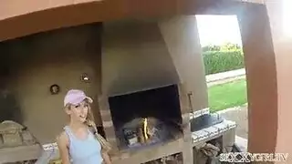 شقراء هو نموذج ويجعلك ممارسة الجنس معها في منزل ريفي بعيدا عن زوجتك