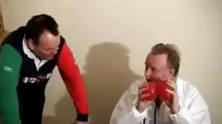 الجدة شقراء جميلة تمتص الديك ويحصل على العضو التناسلي النسوي لها يمسح من قبل مجموعة من الاطفال قرنية الجدة شقراء جميلة تمتص الديك ويحصل على العضو التناسلي النسوي لها يمسح من قبل مجموعة من الاطفال قرنية