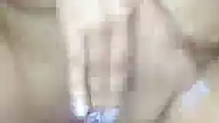 دارما هي ممارسة الجنس البشطي مع أفضل صديق لها، مرة واحدة في حين، في غرفة فندق